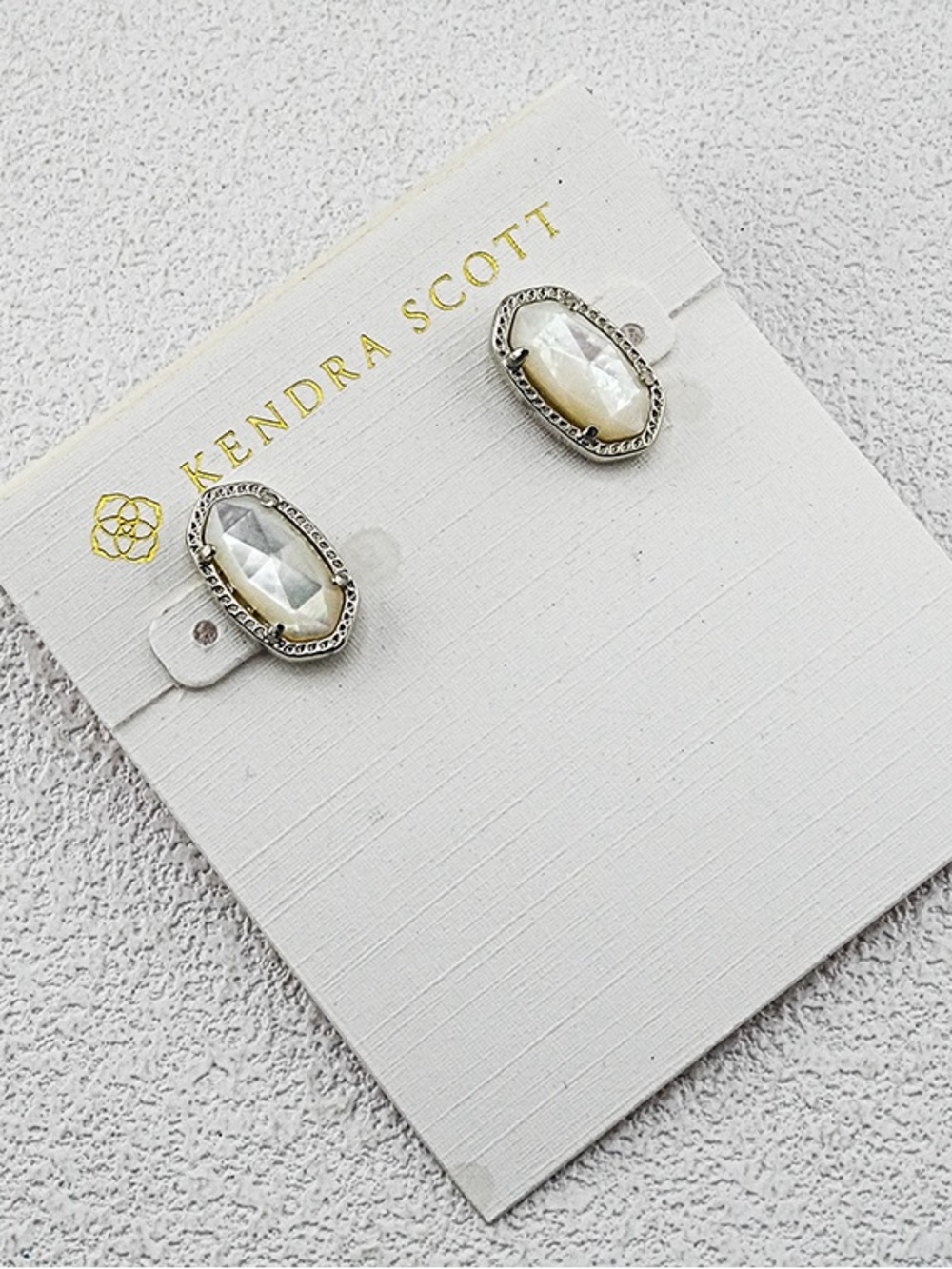 Kendra Scott White Mother-of-Pearl Oval Stud Earrings